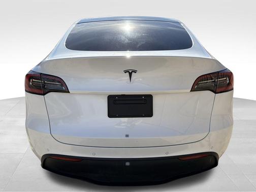 2021 Tesla Model Y Standard Range Rear-Wheel Drive