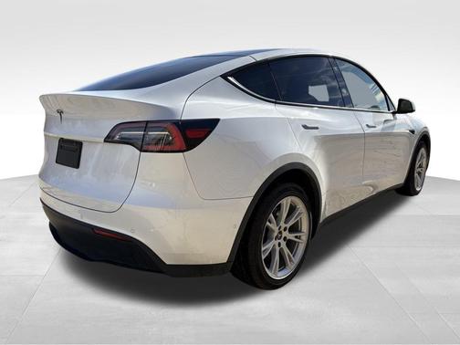 2021 Tesla Model Y Standard Range Rear-Wheel Drive