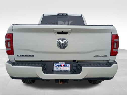 2019 RAM 2500 Laramie Crew Cab 4x4 6'4' Box