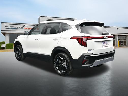 Snow White Pearl 2025 Kia Seltos EX