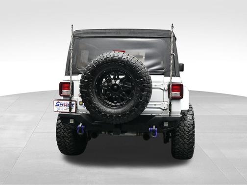 Bright White Clearcoat 2021 Jeep Wrangler Unlimited Sahara