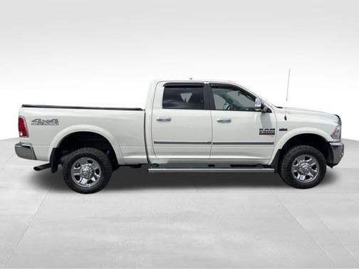 2018 RAM 2500 Laramie Crew Cab 4x4 6'4' Box