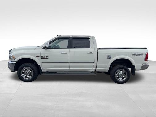 2018 RAM 2500 Laramie Crew Cab 4x4 6'4' Box