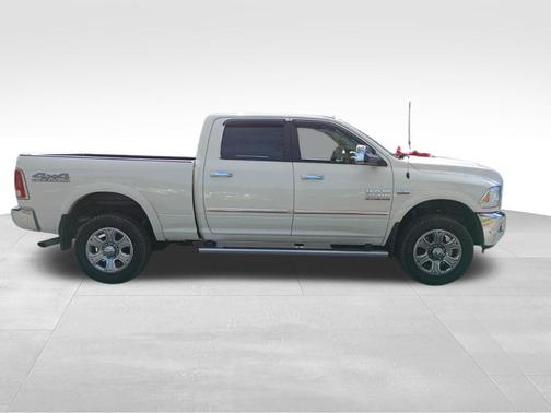 2018 RAM 2500 Laramie Crew Cab 4x4 6'4' Box