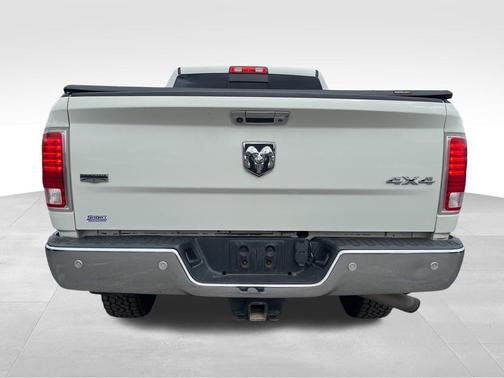 2018 RAM 2500 Laramie Crew Cab 4x4 6'4' Box