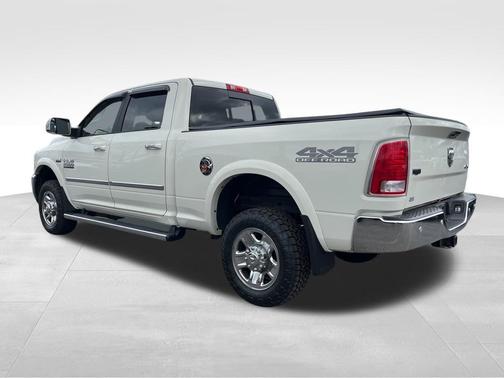 2018 RAM 2500 Laramie Crew Cab 4x4 6'4' Box