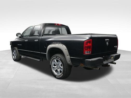 Black 2005 Dodge Ram 1500 SLT Quad Cab