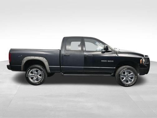 Black 2005 Dodge Ram 1500 SLT Quad Cab