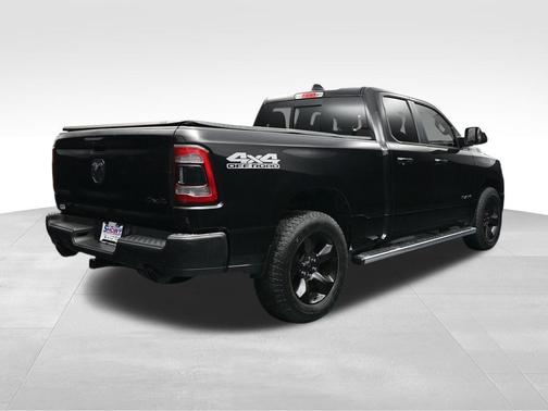 Diamond Black Crystal Pearlcoat 2019 RAM 1500 Big Horn