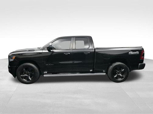 Diamond Black Crystal Pearlcoat 2019 RAM 1500 Big Horn