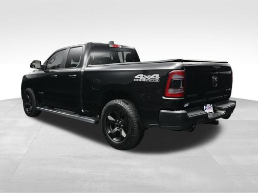 Diamond Black Crystal Pearlcoat 2019 RAM 1500 Big Horn