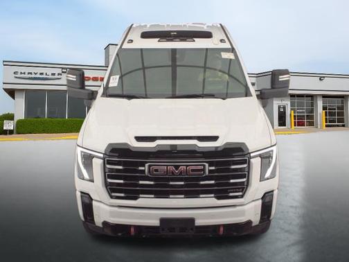 Summit White 2025 GMC Sierra 2500 AT4