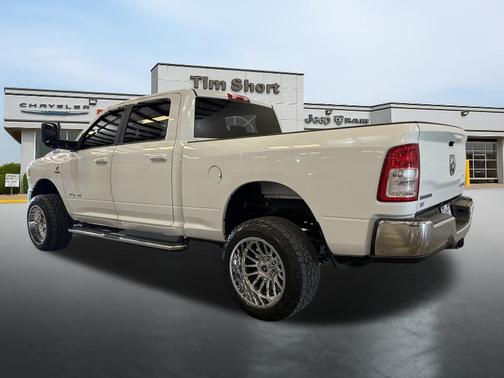Bright White Clearcoat 2022 RAM 2500 Big Horn Crew Cab 4x4 6'4' Box