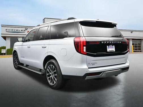 Silver Metallic 2025 Ford Expedition Platinum