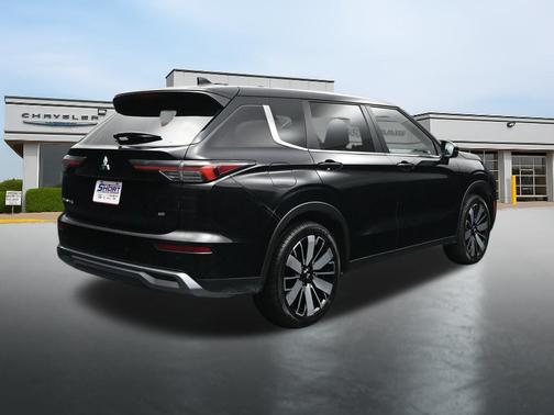 Gray 2025 Mitsubishi Outlander SE S-AWC