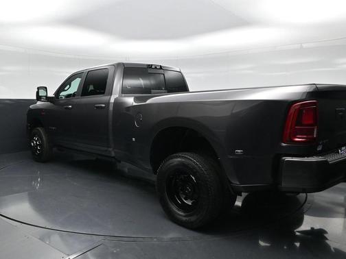 Granite Crystal Metallic Clearcoat 2027 RAM 3500 Laramie