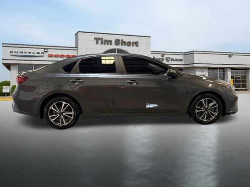 Gravity Gray 2022 Kia Forte LXS