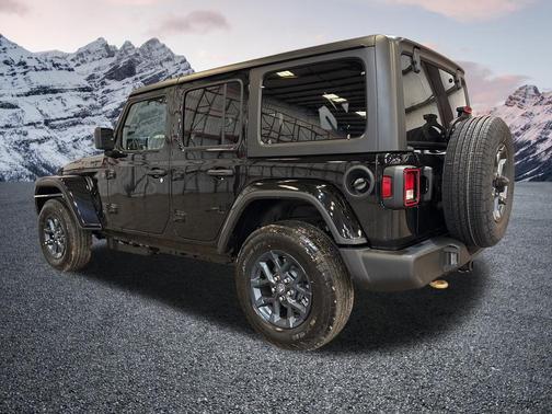 Black Clearcoat 2026 Jeep Wrangler 4-Door 85th Anniversary Edition