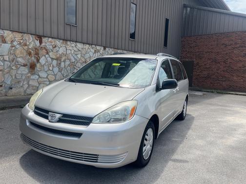 2004 Toyota Sienna LE