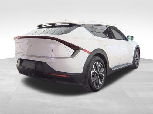2024 Kia EV6 Light