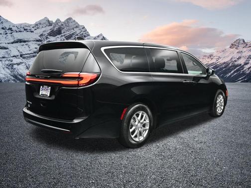 Diamond Black Crystal Pearlcoat 2027 Chrysler Pacifica L