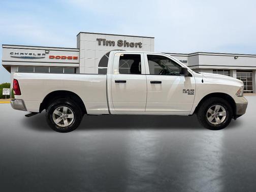 Bright White Clearcoat 2024 RAM 1500 Classic SLT