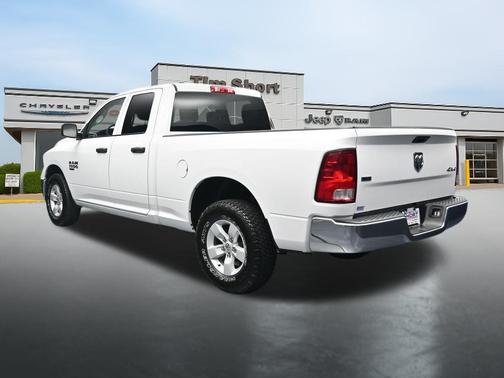 Bright White Clearcoat 2024 RAM 1500 Classic SLT