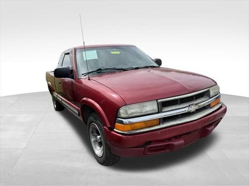 2001 Chevrolet S-10 Base