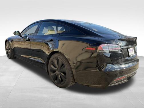 2022 Tesla Model S Base