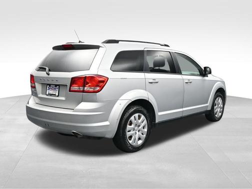 Bright Silver Metallic Clearcoat 2014 Dodge Journey SE