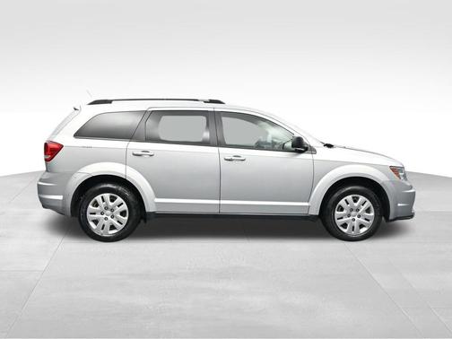 Bright Silver Metallic Clearcoat 2014 Dodge Journey SE