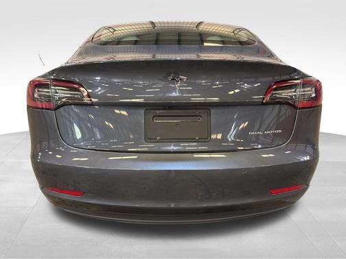 Midnight Silver Metallic 2022 Tesla Model 3 Long Range