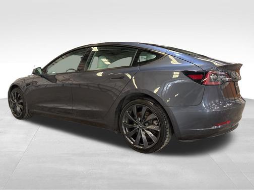 Midnight Silver Metallic 2022 Tesla Model 3 Long Range