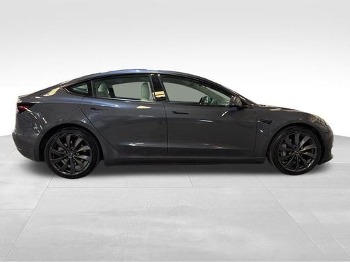 Midnight Silver Metallic 2022 Tesla Model 3 Long Range