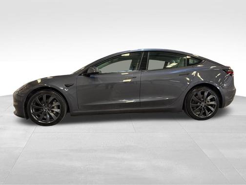 Midnight Silver Metallic 2022 Tesla Model 3 Long Range