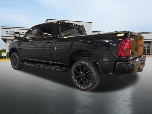 Diamond Black Crystal Pearlcoat 2025 RAM 2500 Laramie Crew Cab 4x4 6'4' Box