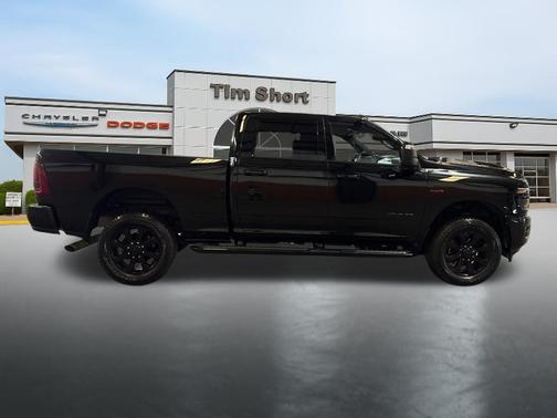 Diamond Black Crystal Pearlcoat 2025 RAM 2500 Laramie Crew Cab 4x4 6'4' Box
