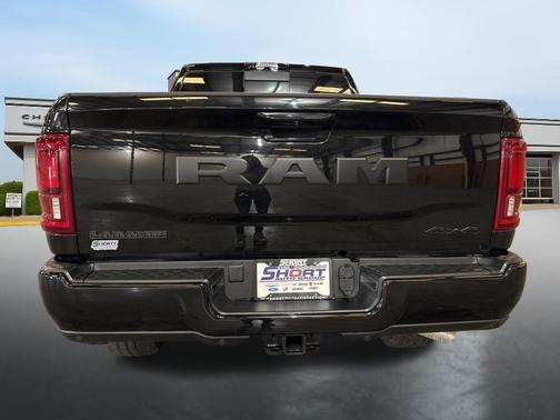 Diamond Black Crystal Pearlcoat 2025 RAM 2500 Laramie Crew Cab 4x4 6'4' Box