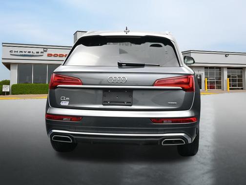 Daytona Gray Pearl Effect 2022 Audi Q5 45 S line Premium