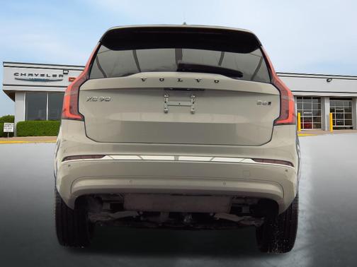 2025 Volvo XC90 B6 Plus 7-Seater