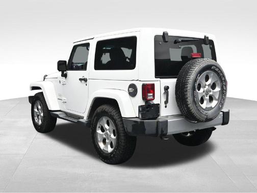 Bright White Clearcoat 2014 Jeep Wrangler Sahara