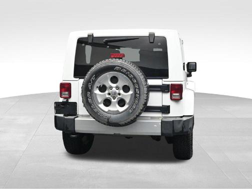 Bright White Clearcoat 2014 Jeep Wrangler Sahara
