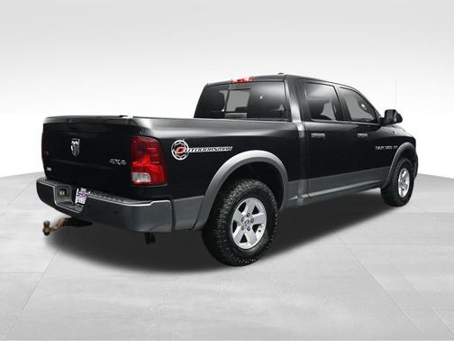 Brilliant Black Crystal Pearlcoat 2011 Dodge Ram 1500 SLT