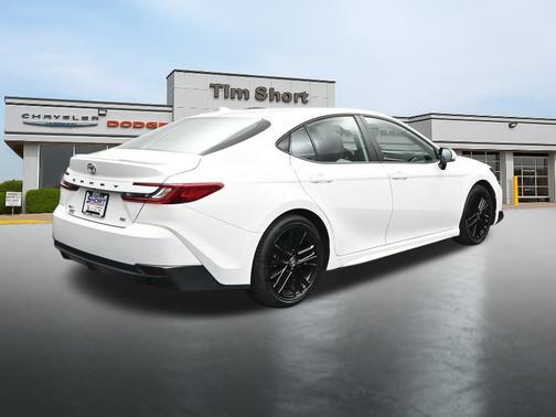 Ice 2026 Toyota Camry SE