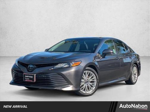 2019 Toyota Camry Hybrid XLE