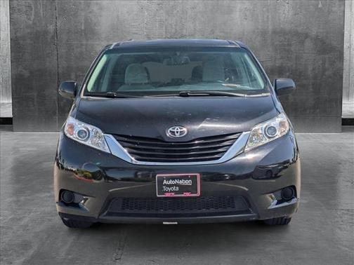 2017 Toyota Sienna LE