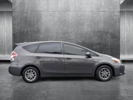 2016 Toyota Prius v Two