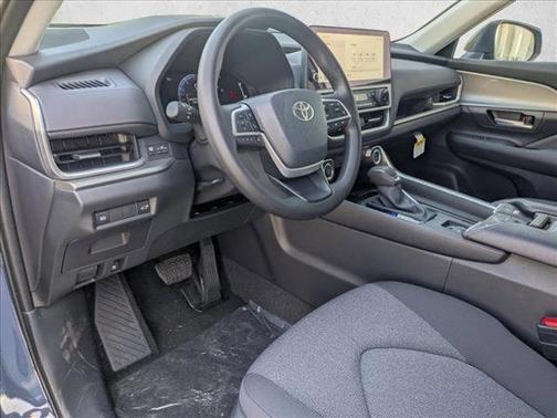 2026 Toyota Highlander LE