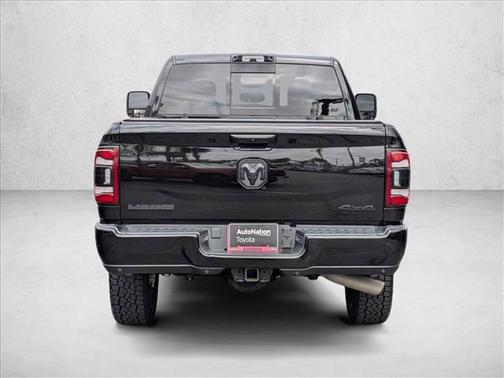 Diamond Black Crystal Pearlcoat 2024 RAM 2500 Laramie Crew Cab 4x4 6'4' Box