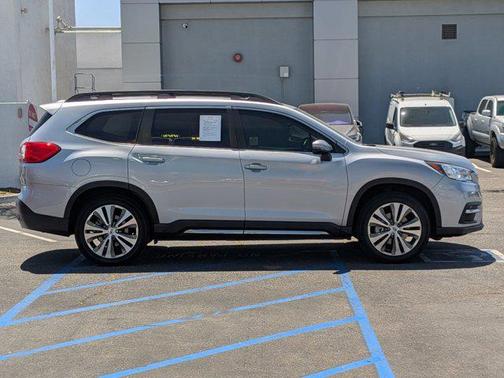 Ice Silver Metallic 2022 Subaru Ascent Limited 8-Passenger